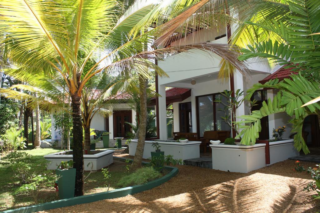 Aliya Lanka Hotel Берувала Екстериор снимка